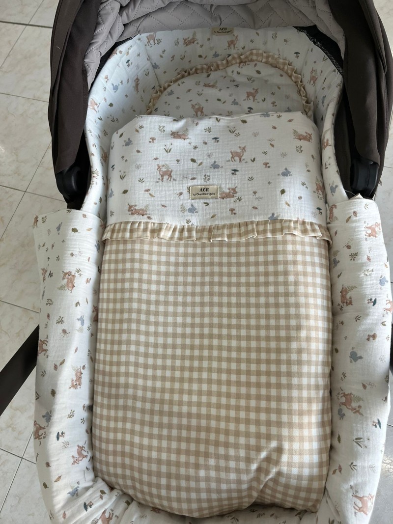 CONJUNTO CUBRECAPAZO, SACO Y BOLSO BAMBINA ARTESANIA CHARI