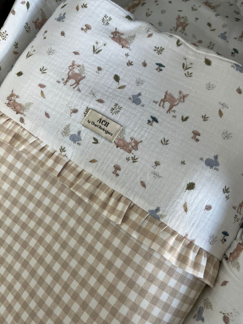 CONJUNTO CUBRECAPAZO, SACO Y BOLSO BAMBINA ARTESANIA CHARI